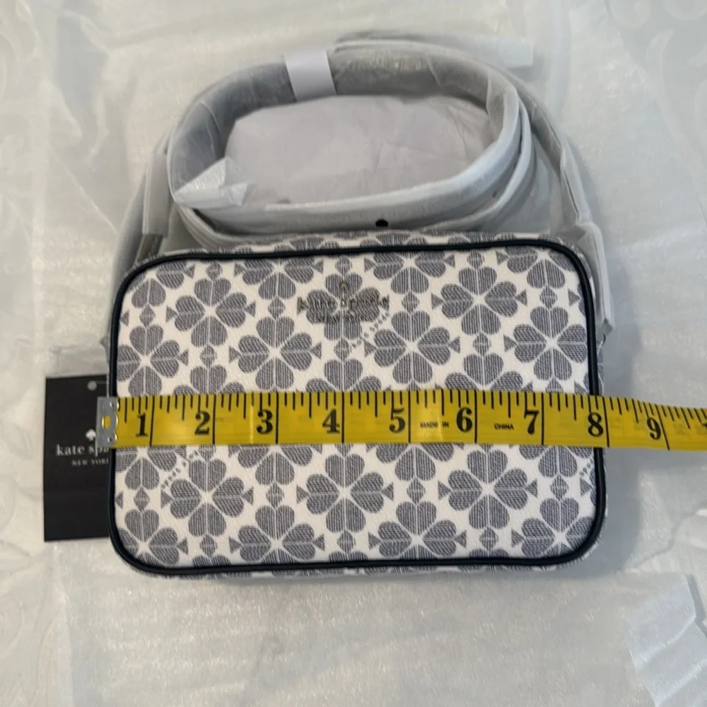 ♠️Kate spade Signature Spade Flower Mini Camera Bag. - Picture 10 of 12